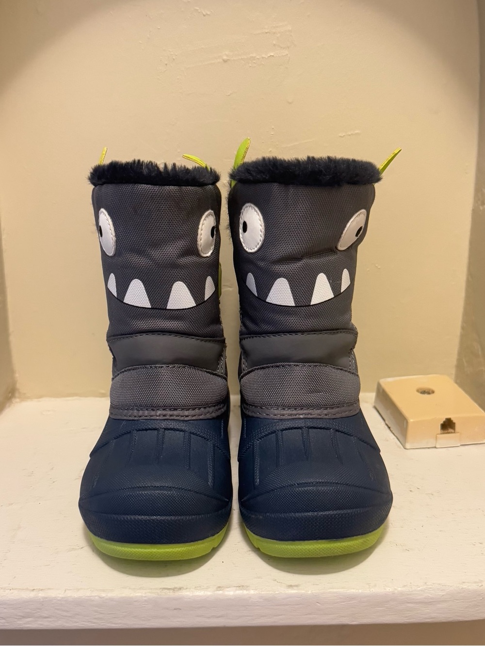 Cat & Jack Monster Kids Snow Boots 8